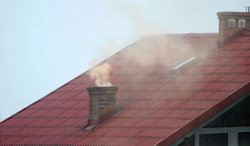 "Czeka nas bardzo trudna zima, jeżeli chodzi o smog". Eksperci o braku węgla